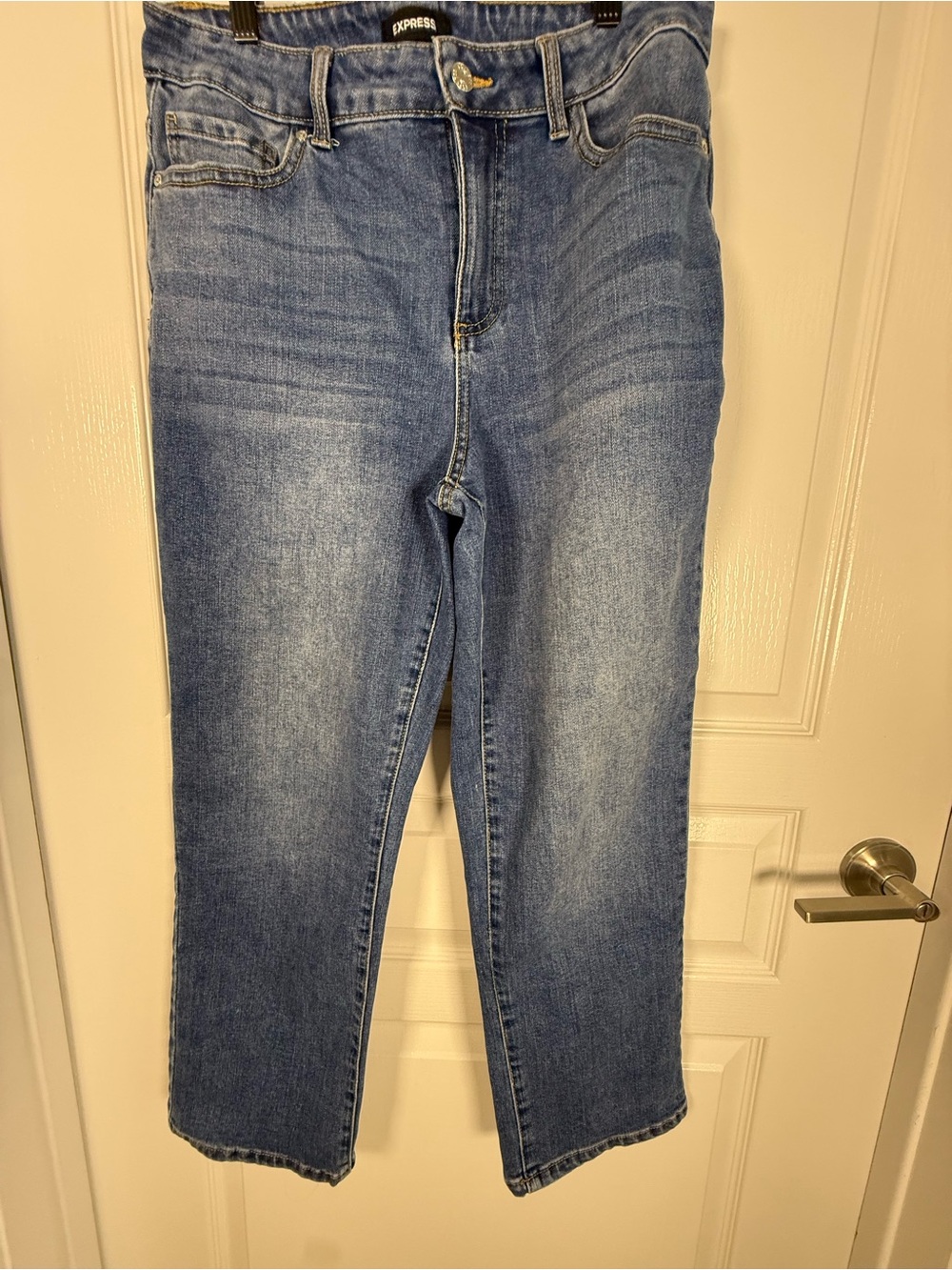 Express Straight-Leg Jeans in Medium Blue Wash (052)
